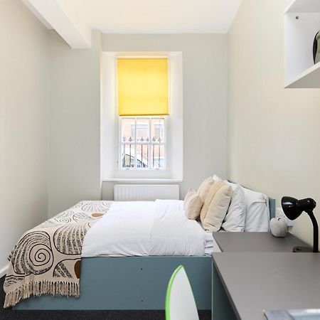 Louise House Hostel Лондон Экстерьер фото