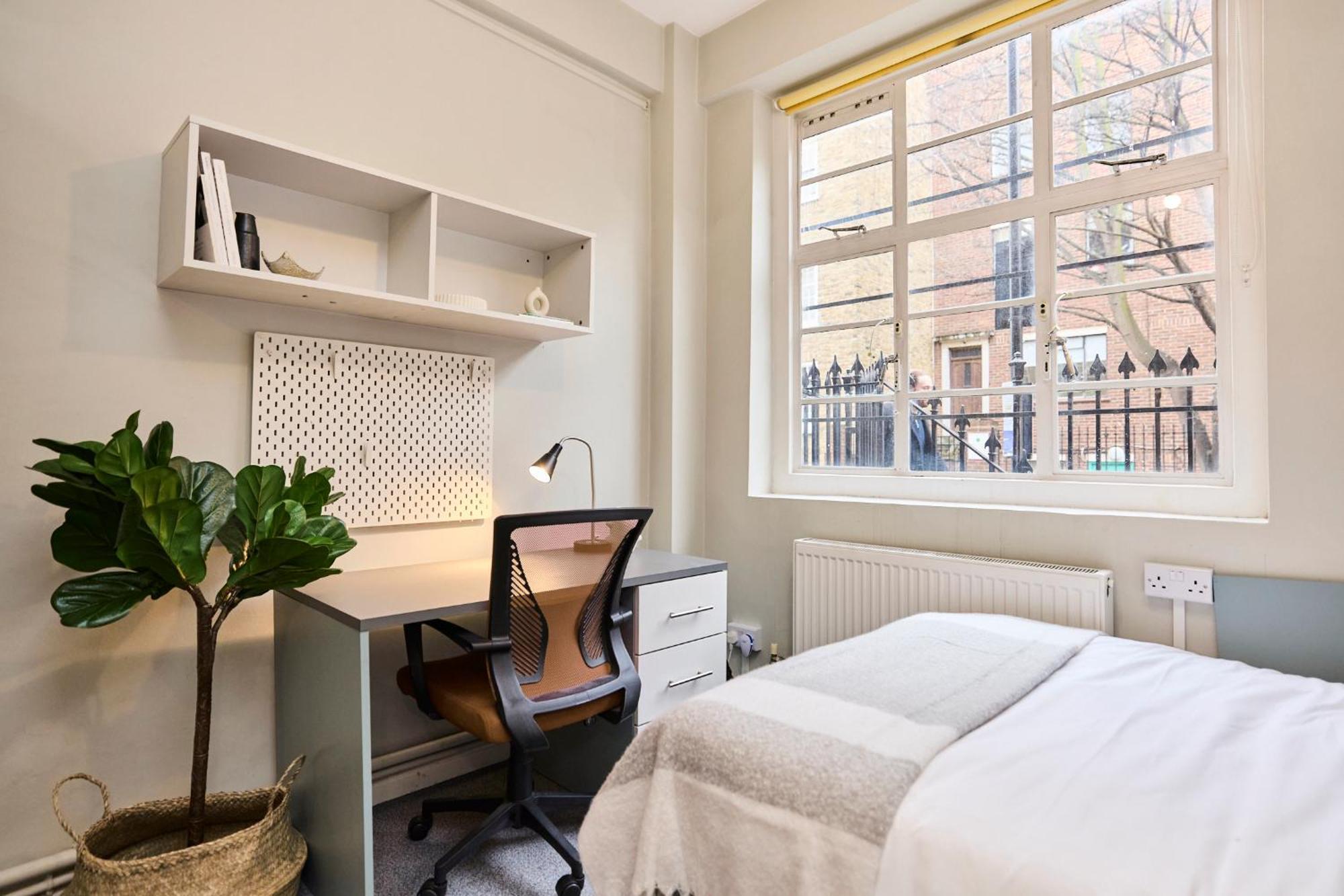 Louise House Hostel Лондон Экстерьер фото
